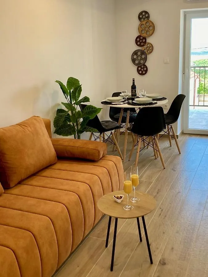 Villa Eva - Apartment Cosy Jadranovo